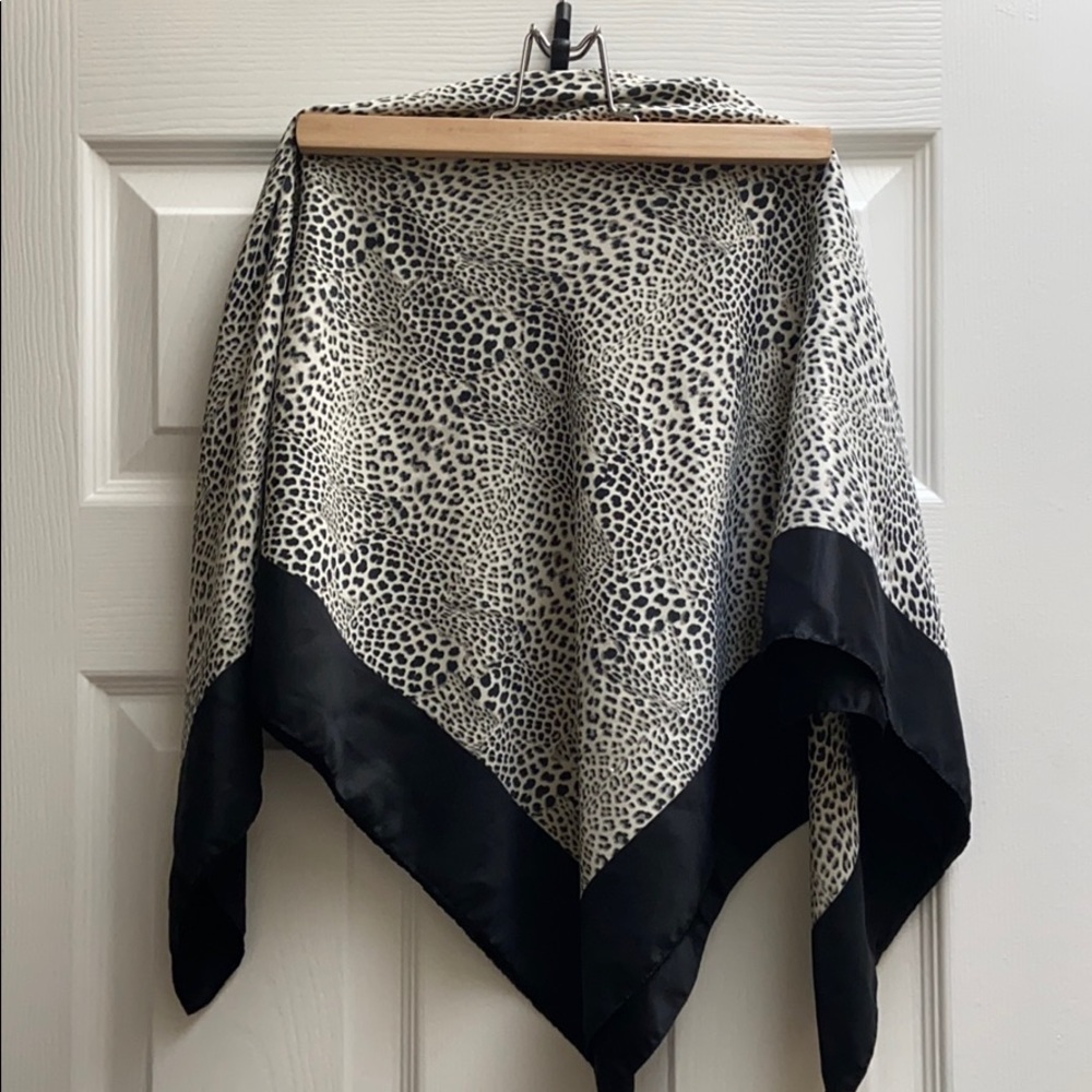 Black cheetah print neck/head scarf